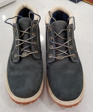 Timberland Nellie Waterproof Chukka Boots Women 9.5M Navy Nubuck Gum Sole